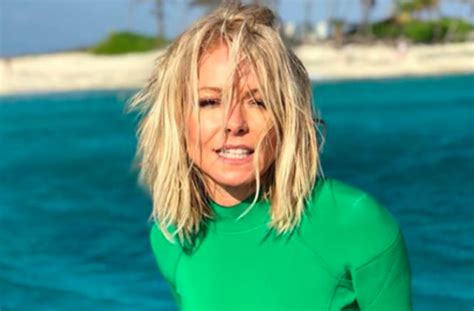 kelly ripa bikini|She’s a Live Wire! Kelly Ripa’s Bikini Photos Are.